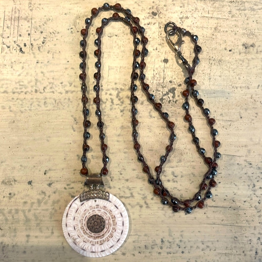 NWOT Handmade SS Shell Sundial beaded necklace